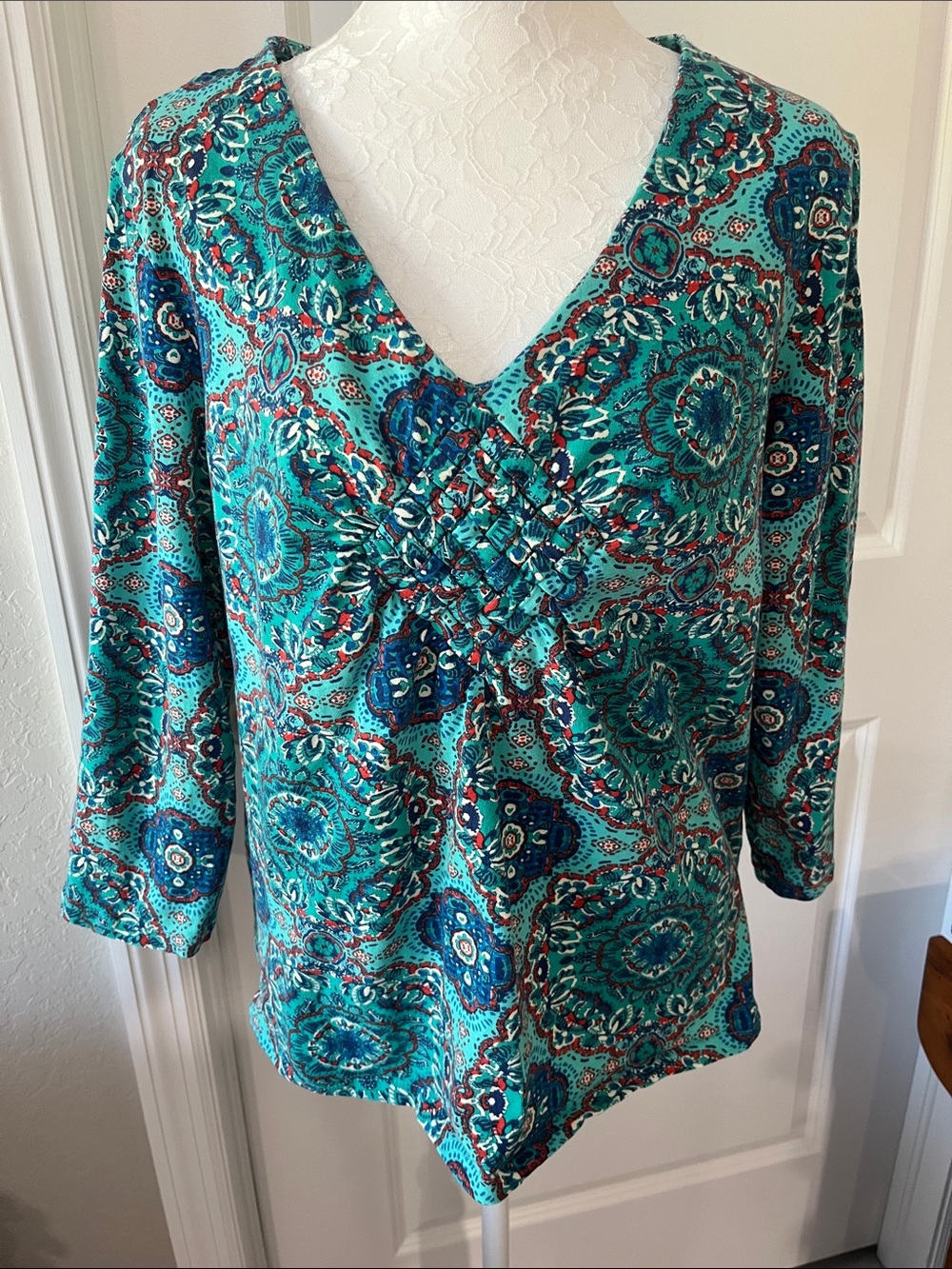 Caribbean Joe Teal and Navy Paisley V-Neck Top Diamond Quilted